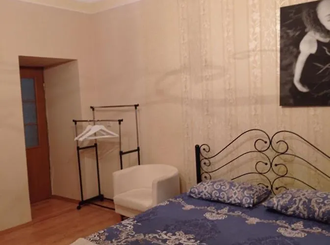 Khmelnytsky Street Near Opera Apartament Lwów